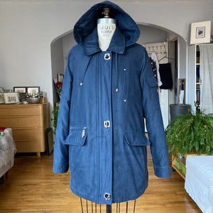 Blue Duffle Coat with detachable hood, silver metal details and quilted lining
